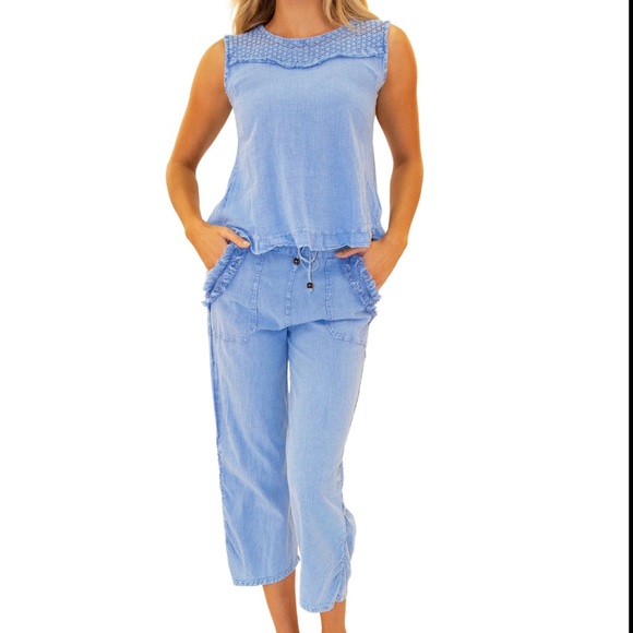 Peruvian tank in blue - Picture 1 of 4